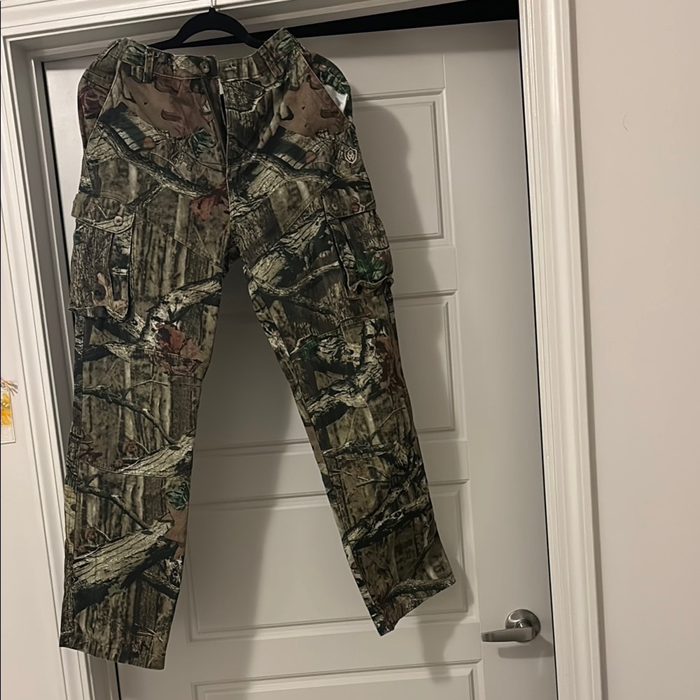 Camouflage pants men’s Medium